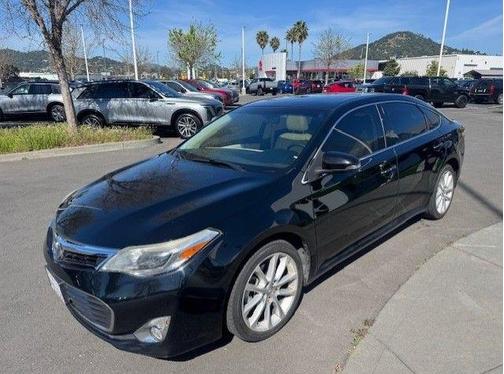 Black 2013 Toyota Avalon XLE