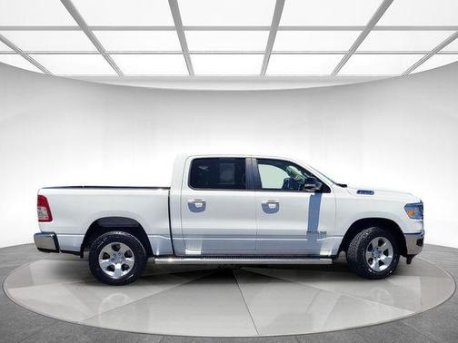 Bright White Clearcoat 2019 RAM 1500 Big Horn