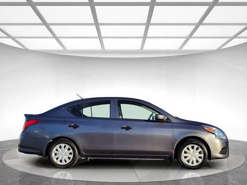 2017 Nissan Versa 1.6 S+