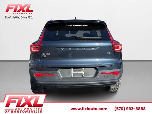 2022 Volvo XC40 T5 R-Design