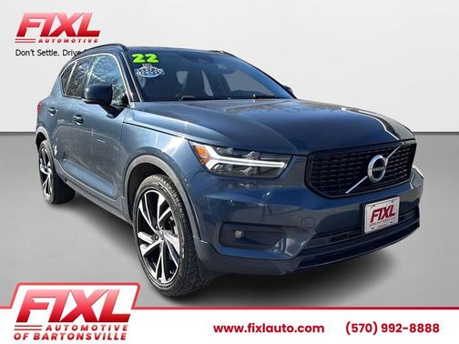 2022 Volvo XC40 T5 R-Design