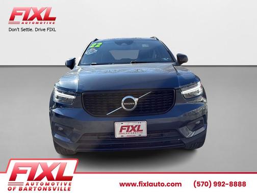 2022 Volvo XC40 T5 R-Design