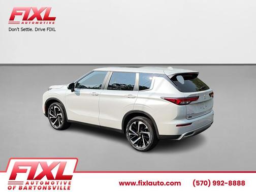 White Diamond 2024 Mitsubishi Outlander SE S-AWC