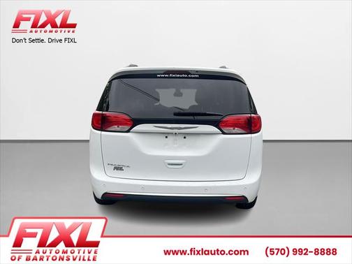 2017 Chrysler Pacifica Touring-L