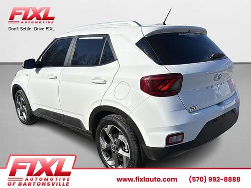 2025 Hyundai VENUE SEL