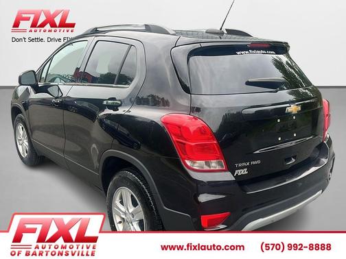 Mosaic Black Metallic 2019 Chevrolet Trax LT