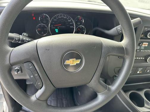 2025 Chevrolet Express 2500 RWD 2500 Regular Wheelbase WT