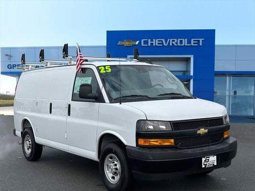 2025 Chevrolet Express 2500 RWD 2500 Regular Wheelbase WT