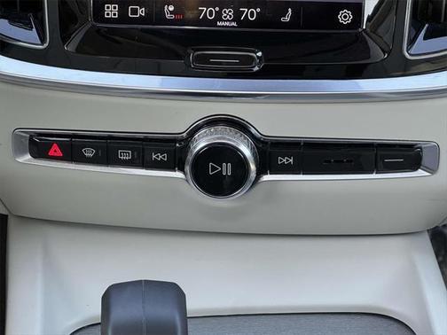 2024 Volvo S60 B5 Plus Dark Theme