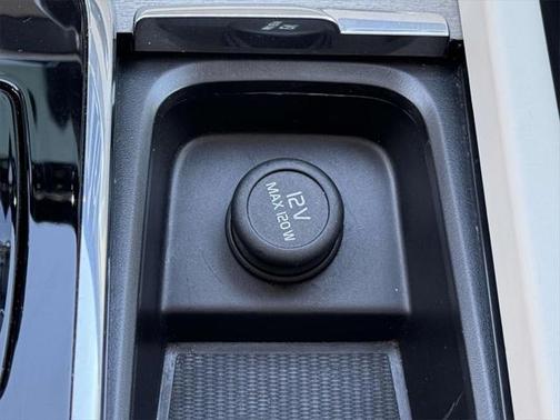 2024 Volvo S60 B5 Plus Dark Theme