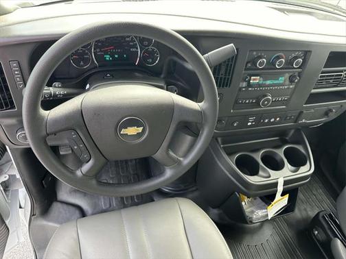 2025 Chevrolet Express 2500 RWD 2500 Regular Wheelbase WT