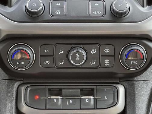 2023 GMC Acadia AWD AT4