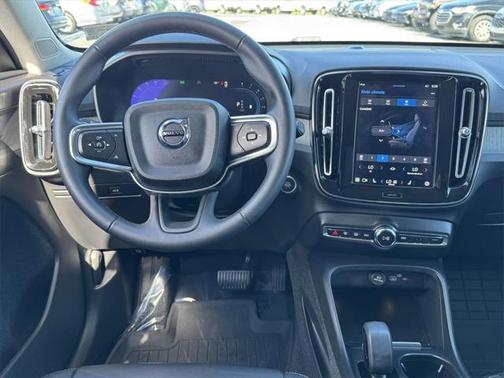 2023 Volvo XC40 B4 Core