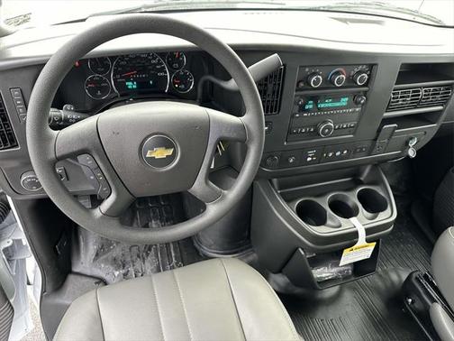 2025 Chevrolet Express 2500 RWD 2500 Regular Wheelbase WT
