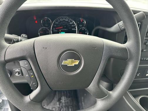 2025 Chevrolet Express 2500 RWD 2500 Regular Wheelbase WT
