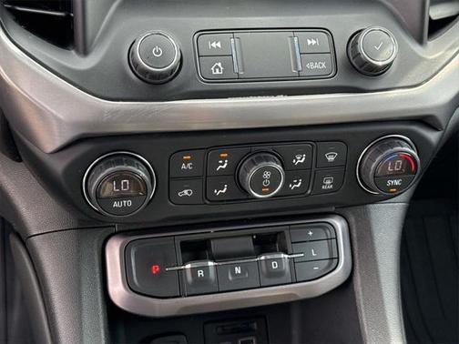 2021 GMC Acadia AWD AT4