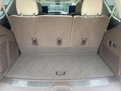 White Frost Tricoat 2024 GMC Yukon Denali
