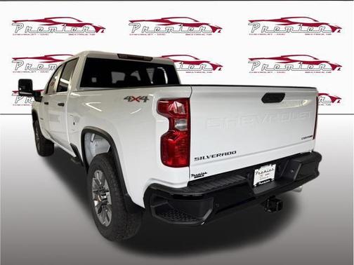 Summit White 2026 Chevrolet Silverado 2500 Custom