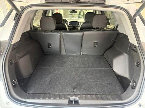 Summit White 2022 GMC Terrain SLE