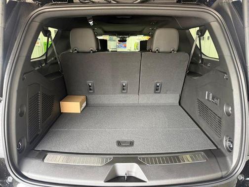 Onyx Black 2026 GMC Yukon XL 4WD AT4