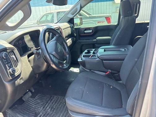 Silver Ice Metallic 2021 Chevrolet Silverado 1500 Custom Trail Boss