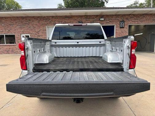Silver Ice Metallic 2021 Chevrolet Silverado 1500 Custom Trail Boss