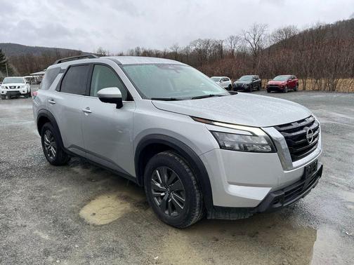 Brilliant Silver Metallic 2025 Nissan Pathfinder SV 4WD