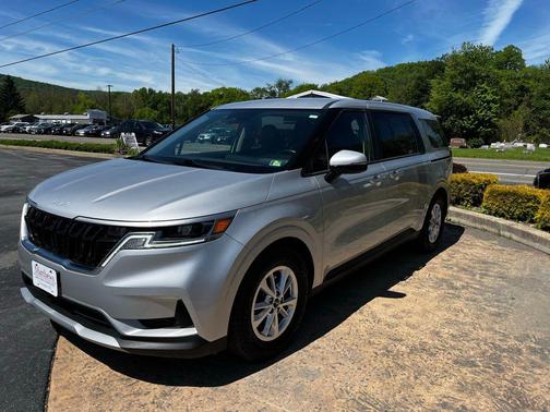Silky Silver 2022 Kia Carnival LXS