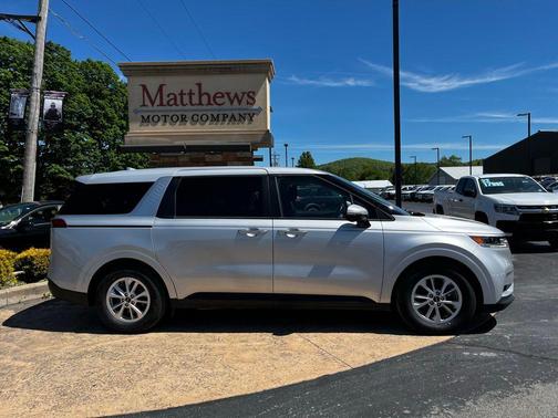 Silky Silver 2022 Kia Carnival LXS