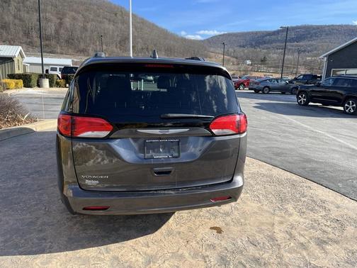 2020 Chrysler Voyager LXI