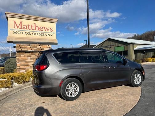 2020 Chrysler Voyager LXI