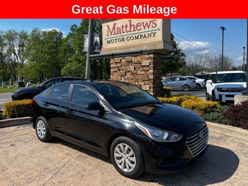 Absolute Black 2021 Hyundai Accent SE
