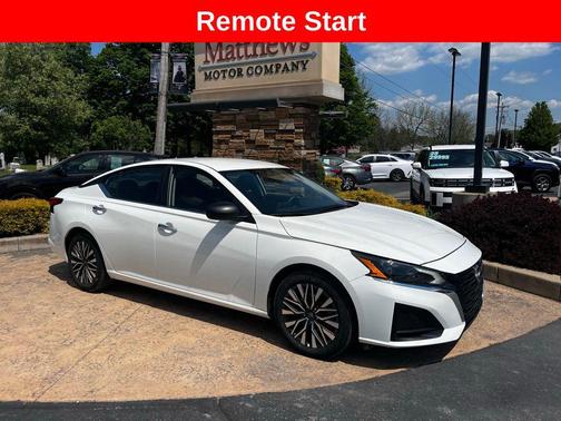 Glacier White 2025 Nissan Altima 2.5 SV