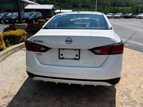 Glacier White 2025 Nissan Altima 2.5 SV
