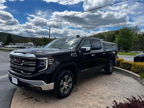 Onyx Black 2025 GMC Sierra 1500 SLT