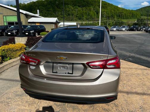 Mineral Gray Metallic 2022 Chevrolet Malibu FWD LT