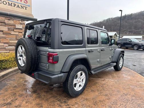 2022 Jeep Wrangler Unlimited Sport