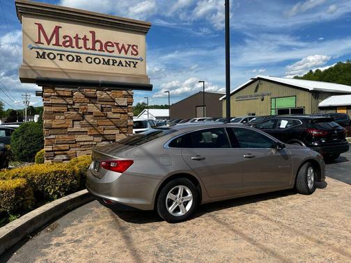 Mineral Gray Metallic 2023 Chevrolet Malibu FWD 1LT