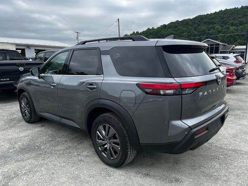Gun Metallic 2025 Nissan Pathfinder SV 4WD