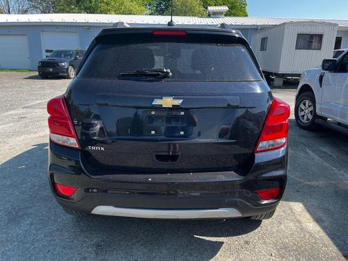 Midnight Blue Metallic 2021 Chevrolet Trax LT