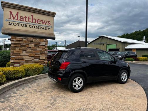 Midnight Blue Metallic 2021 Chevrolet Trax LT