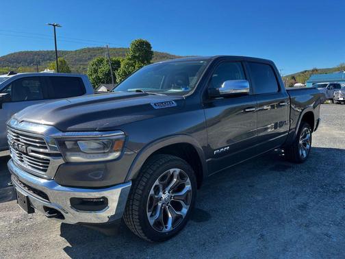 Granite Crystal Metallic Clearcoat 2019 RAM 1500 Laramie