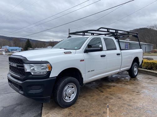 2022 RAM 2500 Tradesman Crew Cab 4x4 8' Box