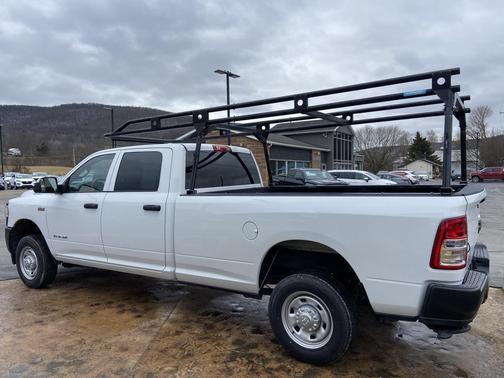 2022 RAM 2500 Tradesman Crew Cab 4x4 8' Box