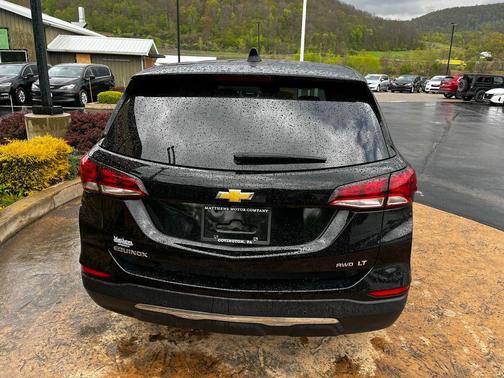 Mosaic Black Metallic 2024 Chevrolet Equinox 1LT