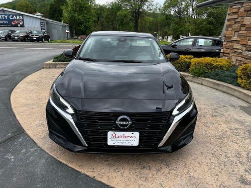 Super Black Clearcoat 2025 Nissan Altima 2.5 SV