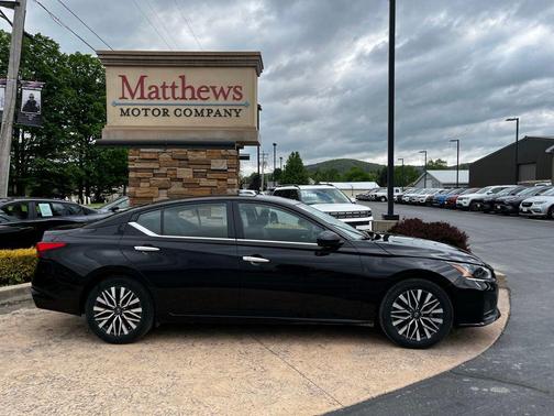 Super Black Clearcoat 2025 Nissan Altima 2.5 SV