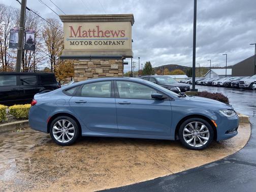 2015 Chrysler 200 S