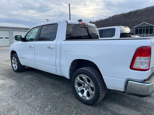 Bright White Clearcoat 2019 RAM 1500 Big Horn