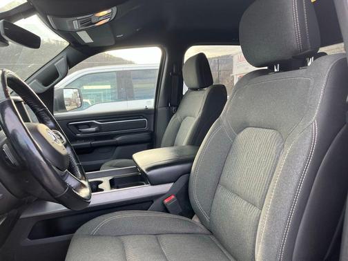 Bright White Clearcoat 2019 RAM 1500 Big Horn